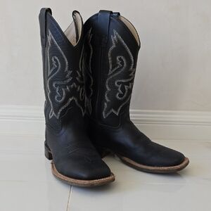 Source Unknown Black Kids Boots